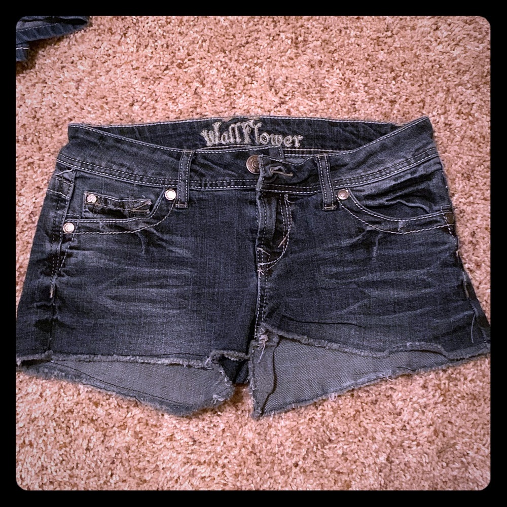 Wildflower booty shorts size 5